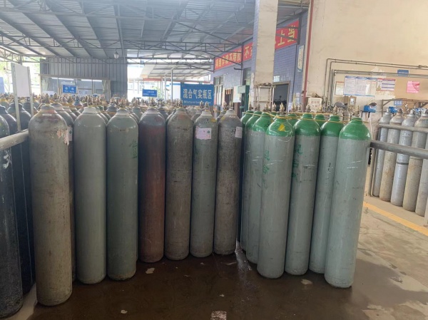 24小时配送氦气，高纯气，液氩，液氮，标准气体
