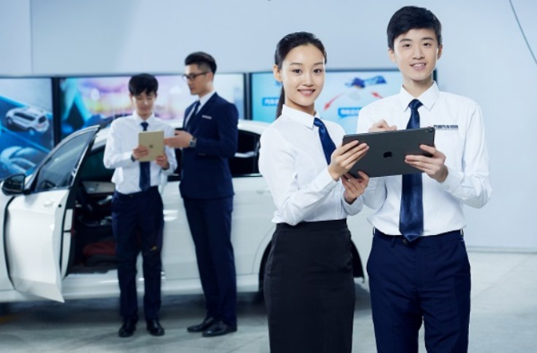 想逆风翻盘 来乌鲁木齐市万通技工学校学二手车评估师