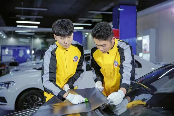 学汽车电路来乌鲁木齐市万通技工学校