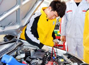 想学新能源汽车电瓶维修,来乌鲁木齐市万通技工学校